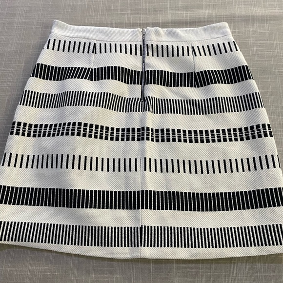 NWOT Zara skirt in cream and black. Women’s size M - Picture 4 of 13
